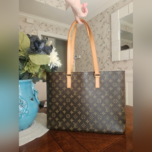Louis Vuitton Monogram Luco Tote - Picture 1 of 15